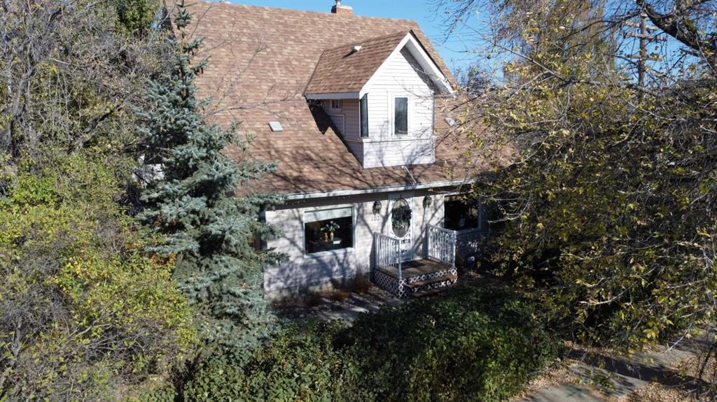 Picture of 102 4 Avenue W, Hanna Real Estate Listing