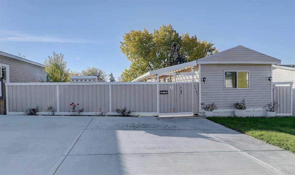 Picture of 9737 120 Avenue , Grande Prairie Real Estate Listing