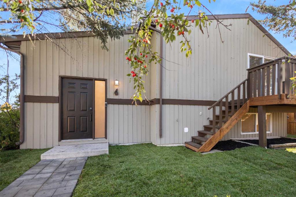 Picture of 4 Cedarwood Rise SW, Calgary Real Estate Listing