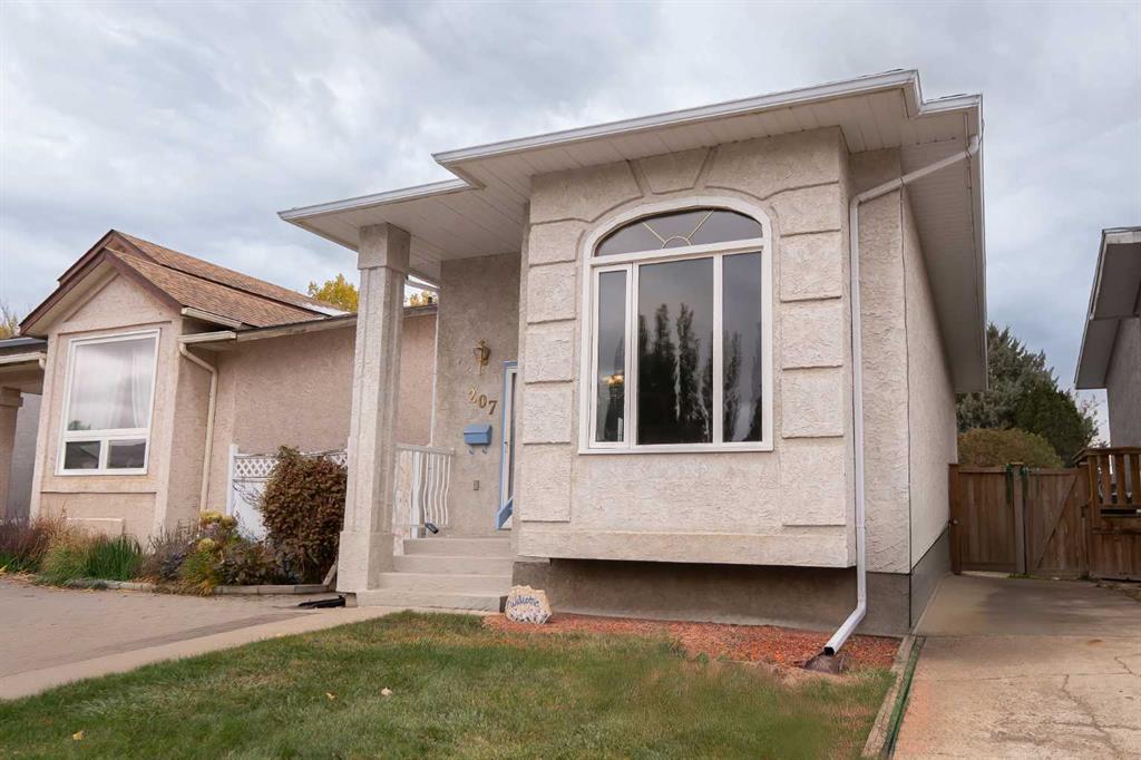 Picture of 207 Mt Crandell Crescent W, Lethbridge Real Estate Listing