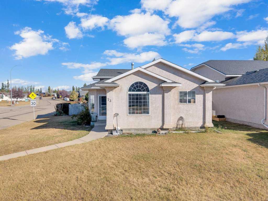 Picture of 73 Lansbury Close , Lacombe Real Estate Listing