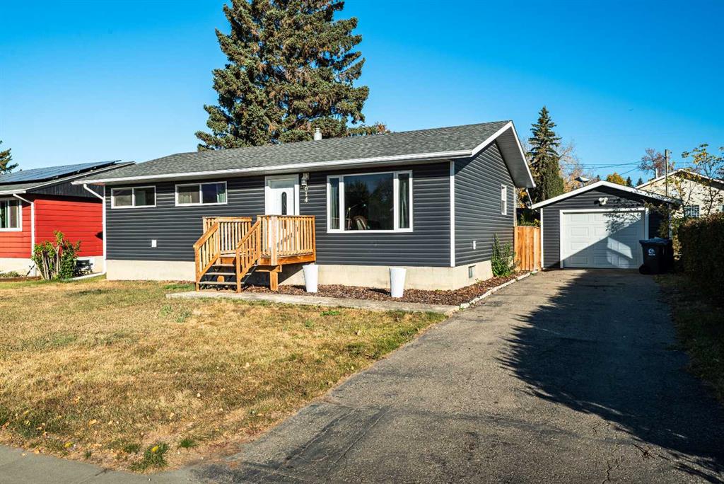 Picture of 614 4 Street , Three Hills Real Estate Listing