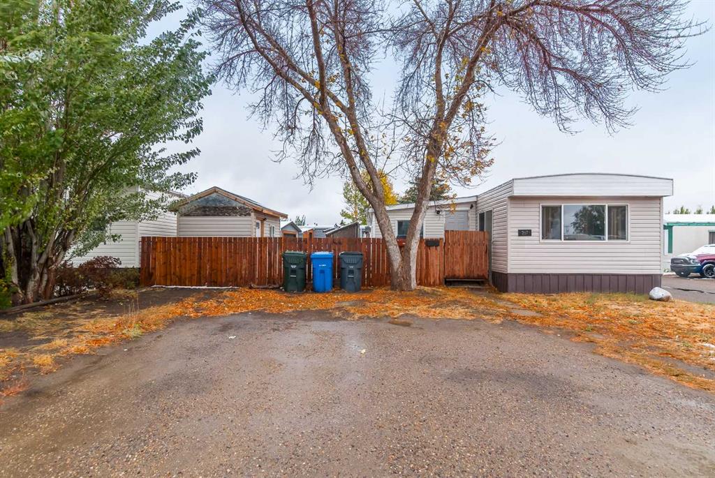 Picture of 267 Fleet Street SW, Medicine Hat Real Estate Listing