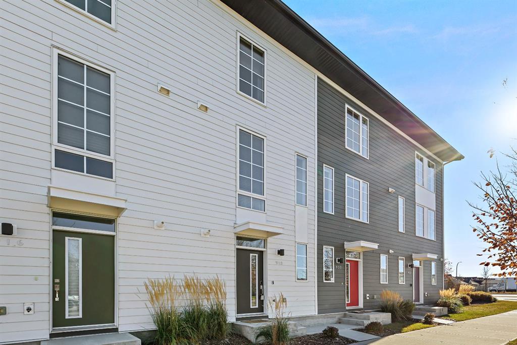 Picture of 918 Walgrove Boulevard SE, Calgary Real Estate Listing