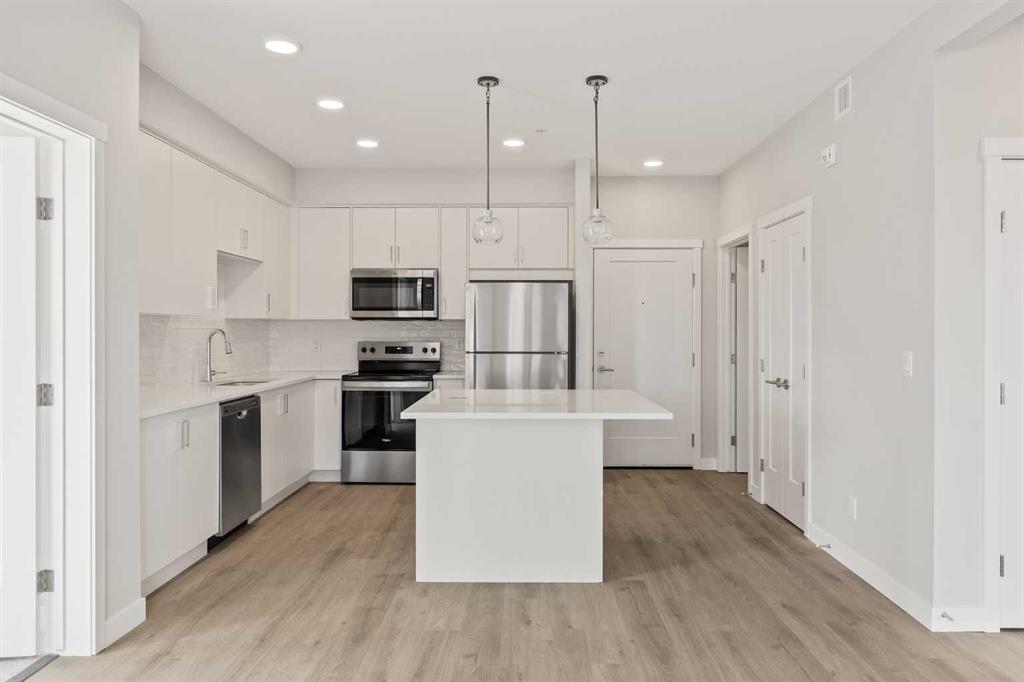 Picture of 203, 700 Shawnee Square SW, Calgary Real Estate Listing