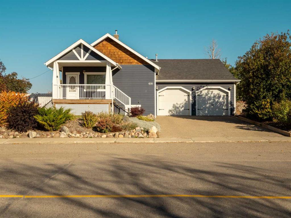 Picture of 608 Rogers Avenue , Picture Butte Real Estate Listing