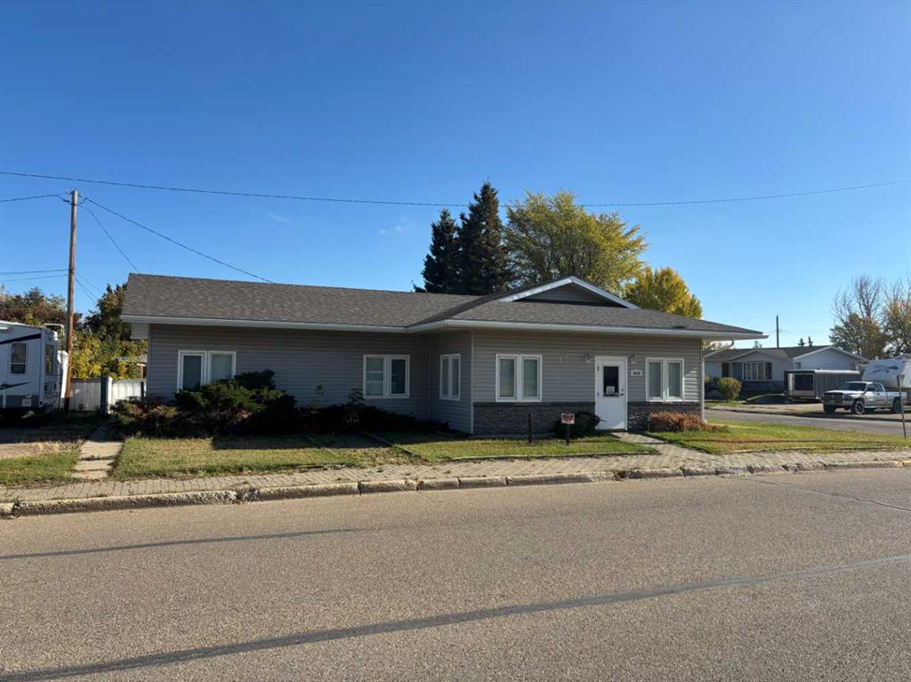 Picture of 4918 49 Avenue , Grimshaw Real Estate Listing