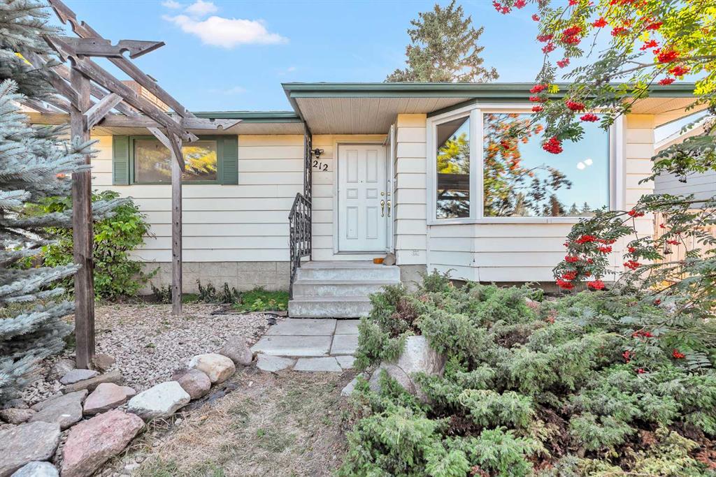 Picture of 212 Dovercrest Place SE, Calgary Real Estate Listing