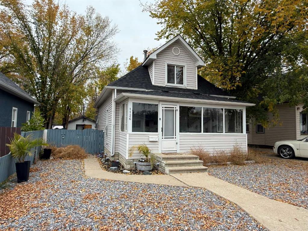 Picture of 1126 Yuill Street SE, Medicine Hat Real Estate Listing