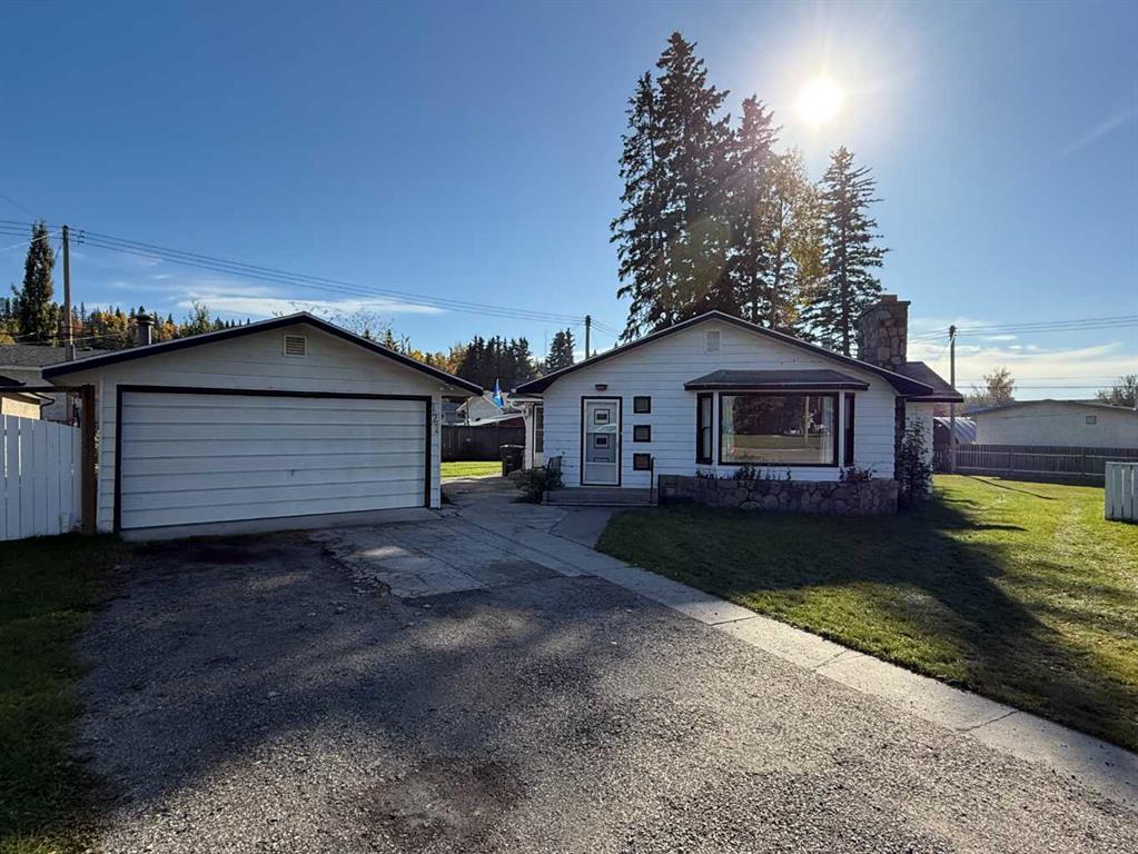 Picture of 121 Poboktan Road , Hinton Real Estate Listing