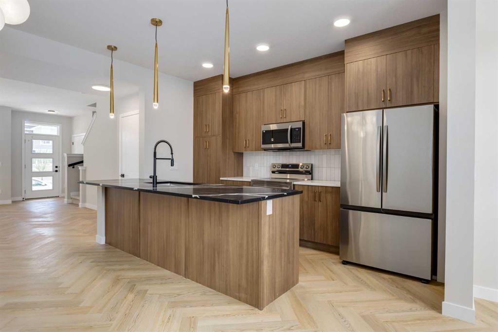 Picture of 405 Clydesdale Avenue , Cochrane Real Estate Listing
