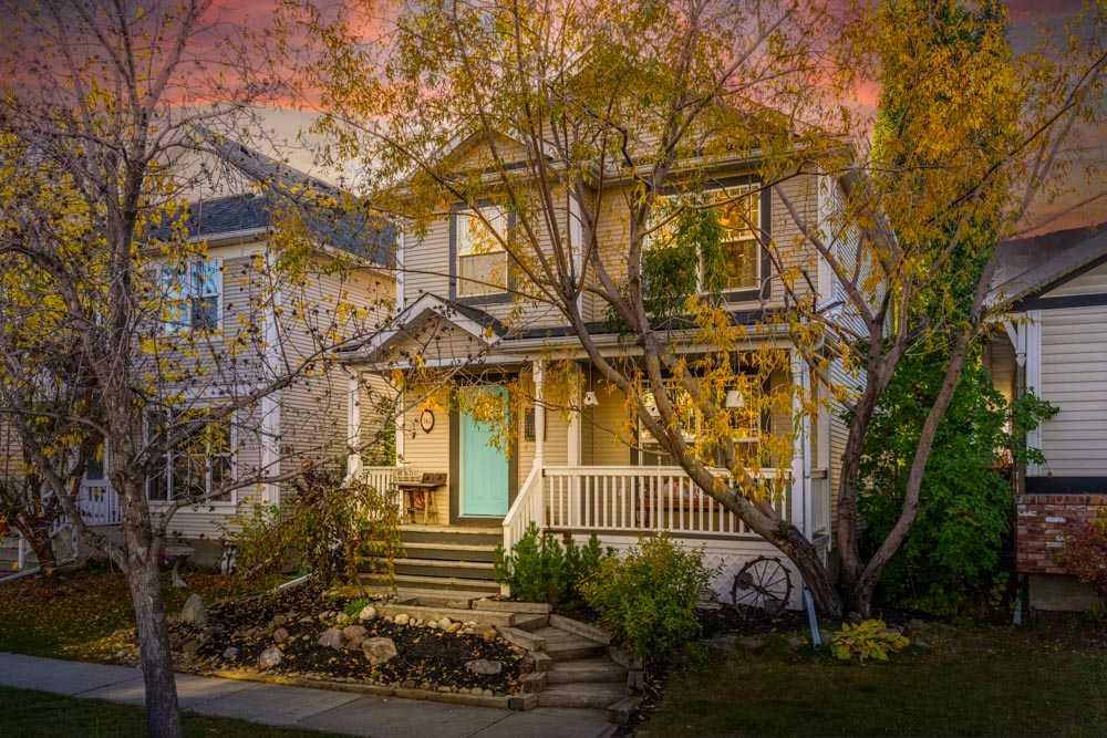 Picture of 142 Prestwick Crescent SE, Calgary Real Estate Listing