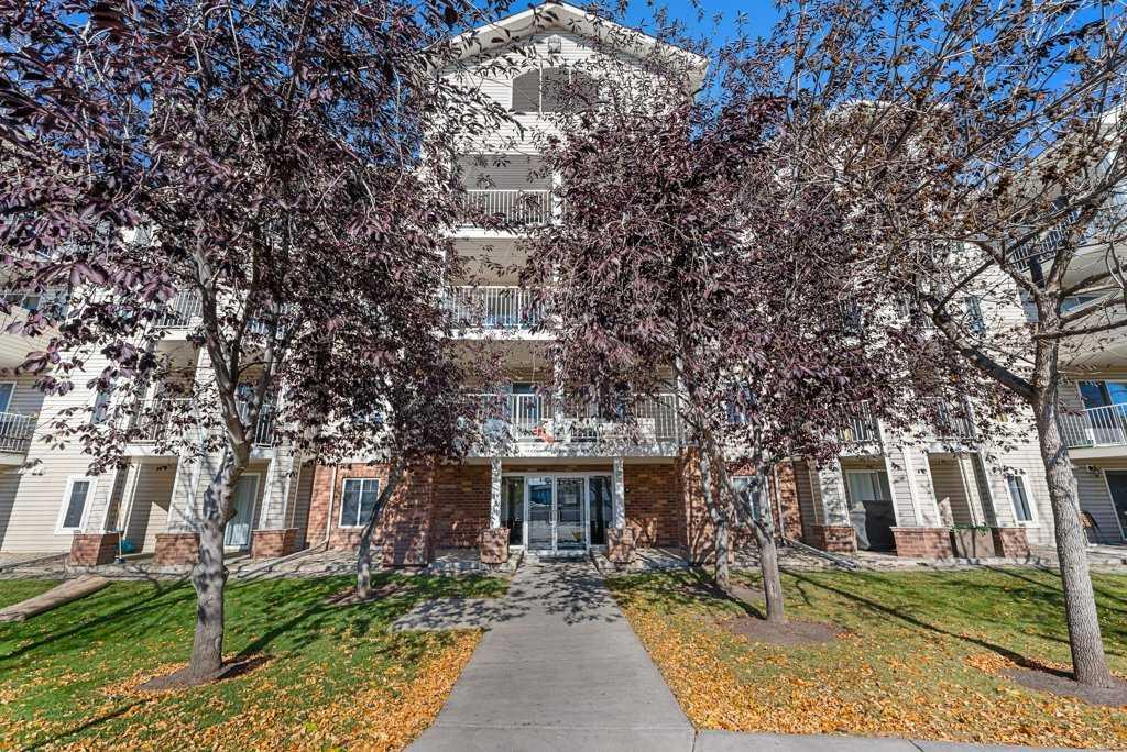 Picture of 1410, 17 Country Village Bay NE, Calgary Real Estate Listing