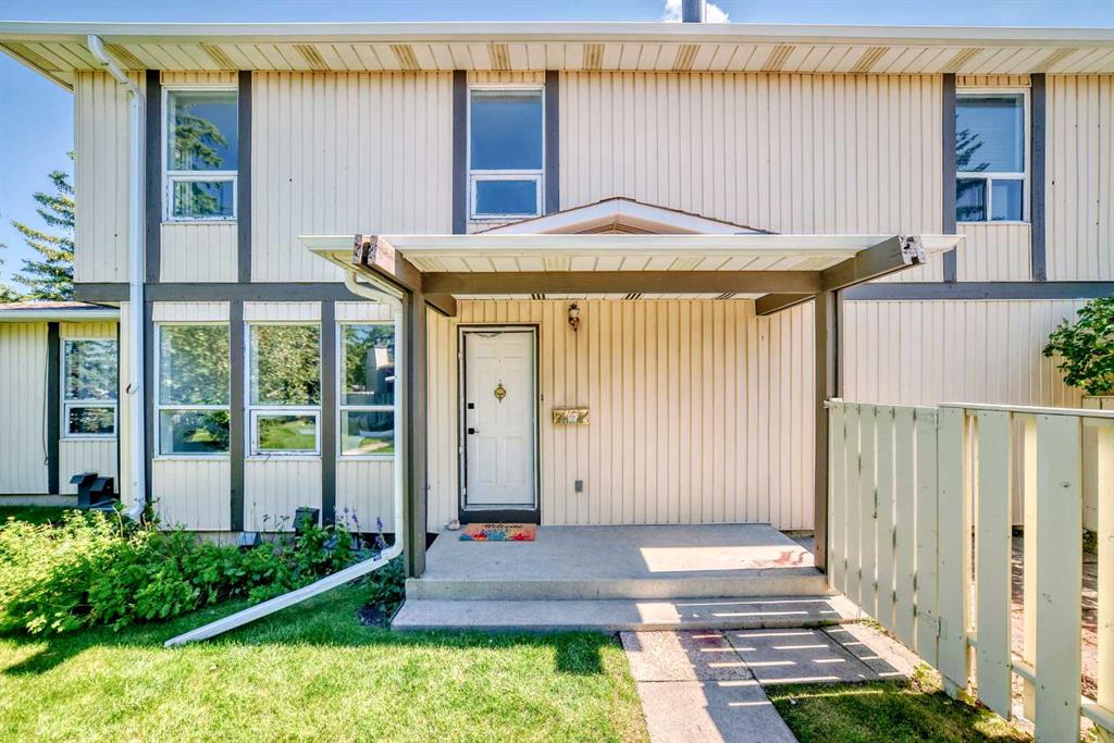 Picture of 404, 544 Blackthorn Road NE, Calgary Real Estate Listing