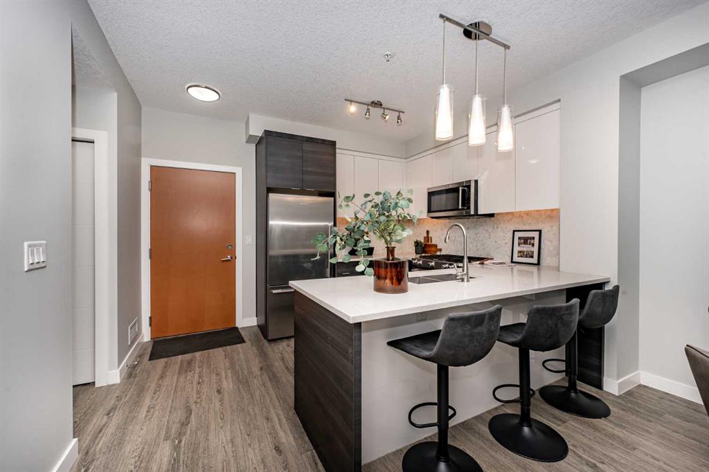 Picture of 3301, 95 Burma Star Road SW, Calgary Real Estate Listing