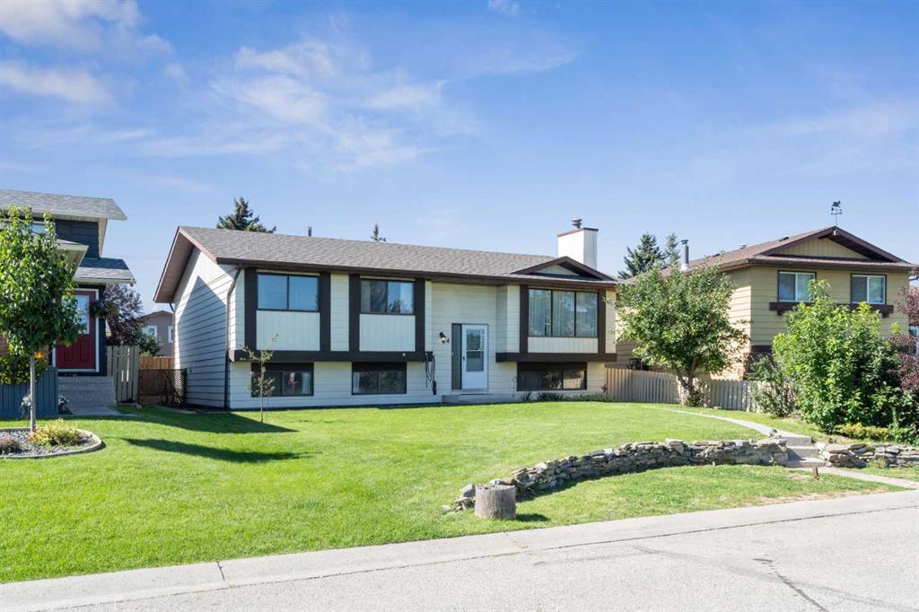 Picture of 14 Glenhill Crescent , Cochrane Real Estate Listing