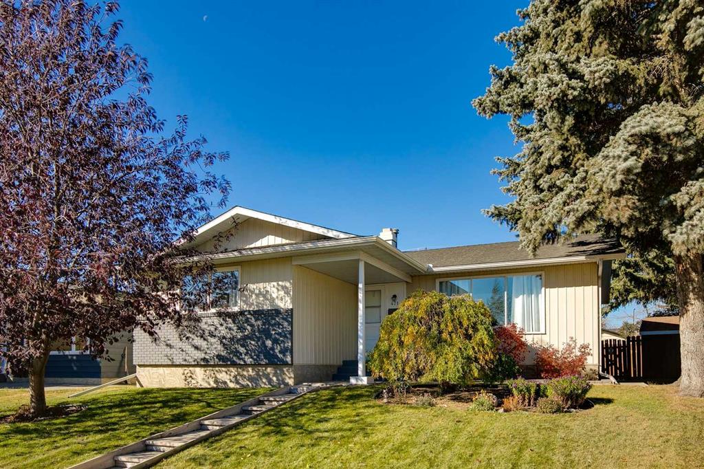 Picture of 471 Queen Charlotte Road SE, Calgary Real Estate Listing