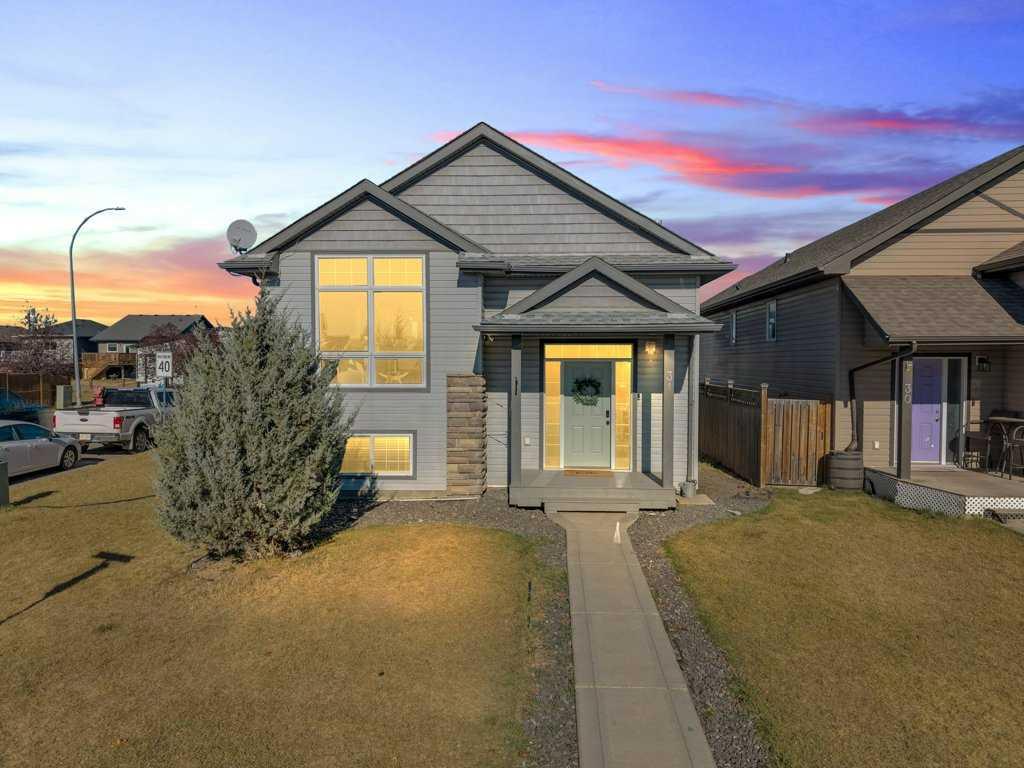 Picture of 31 Hammond Close , Sylvan Lake Real Estate Listing