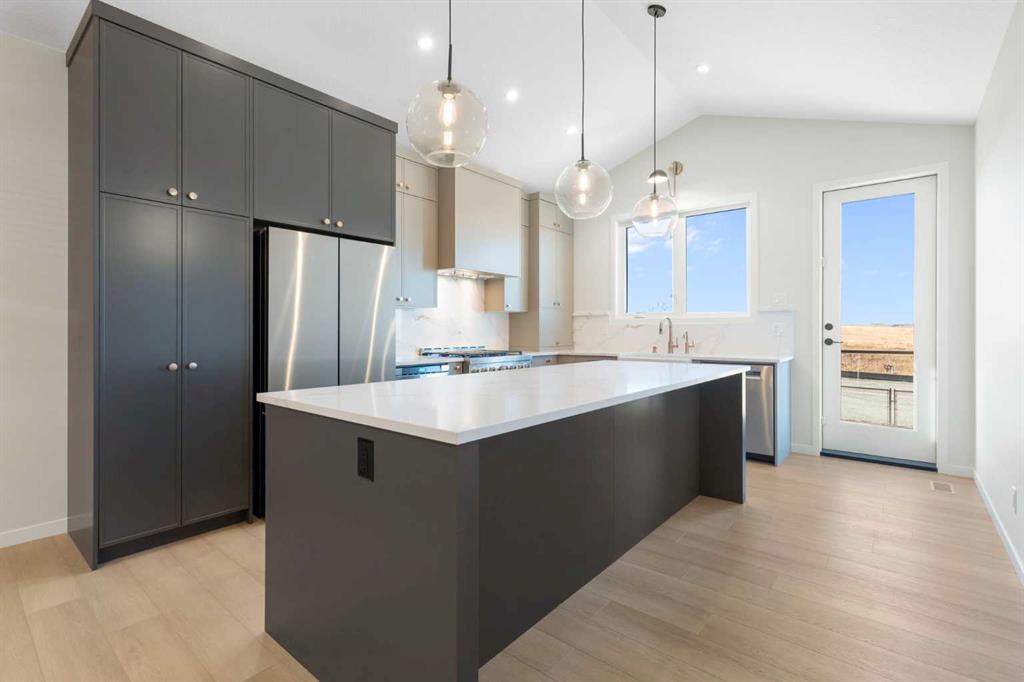 Picture of 147 Marmot Grove NW, Calgary Real Estate Listing