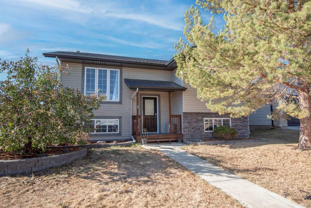 Picture of 1 Pine Crescent , Blackfalds Real Estate Listing
