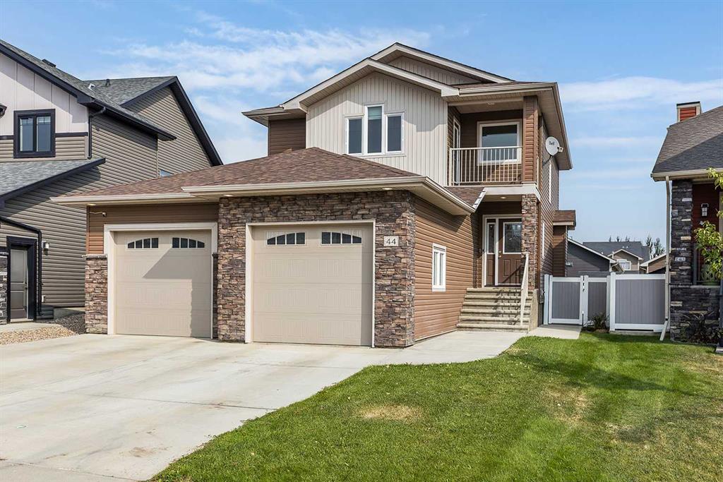 Picture of 44 Hamptons Crescent SE, Medicine Hat Real Estate Listing