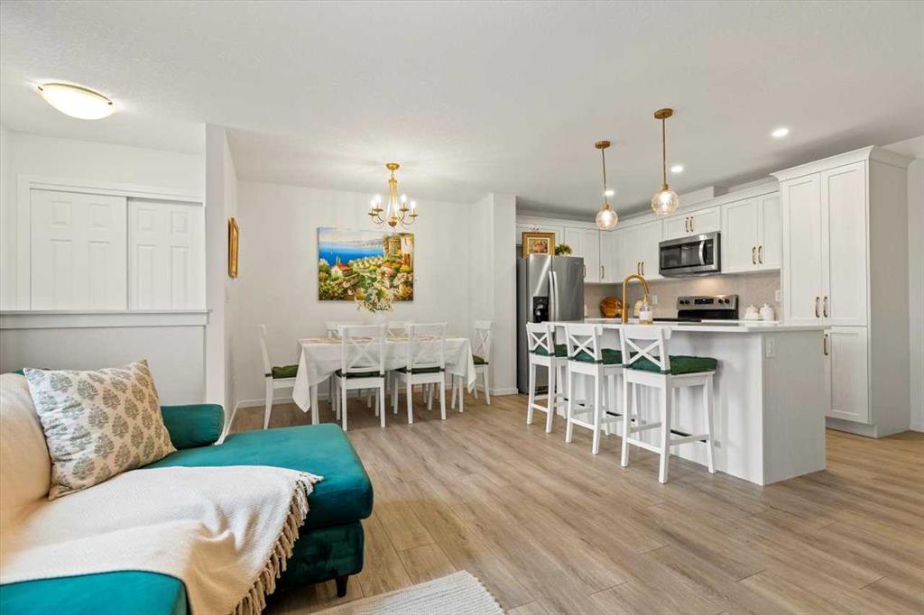 Picture of 602 Osborne Drive SW, Airdrie Real Estate Listing