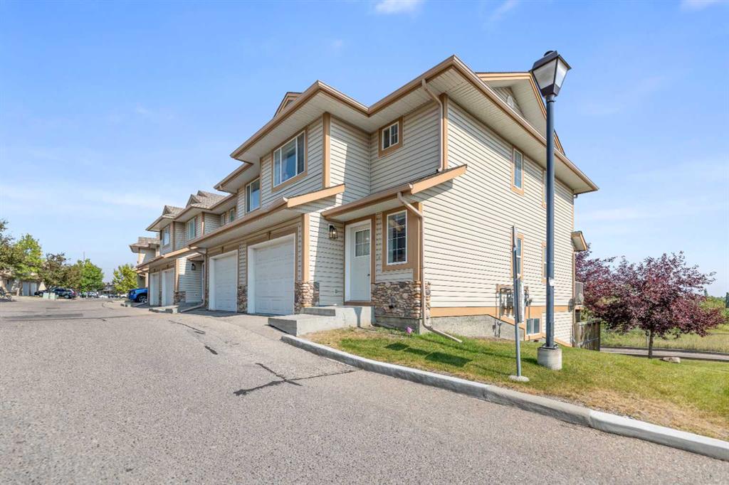 Picture of 4 Citadel Point NW, Calgary Real Estate Listing