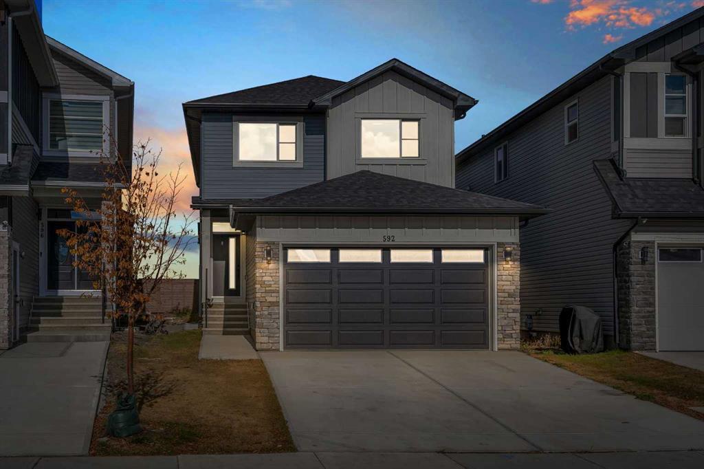 Picture of 592 Savanna Crescent NE, Calgary Real Estate Listing
