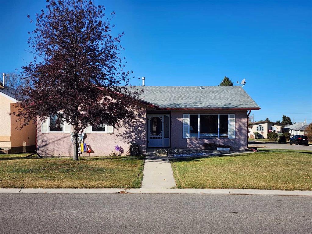 Picture of 5323 3 Street W, Claresholm Real Estate Listing