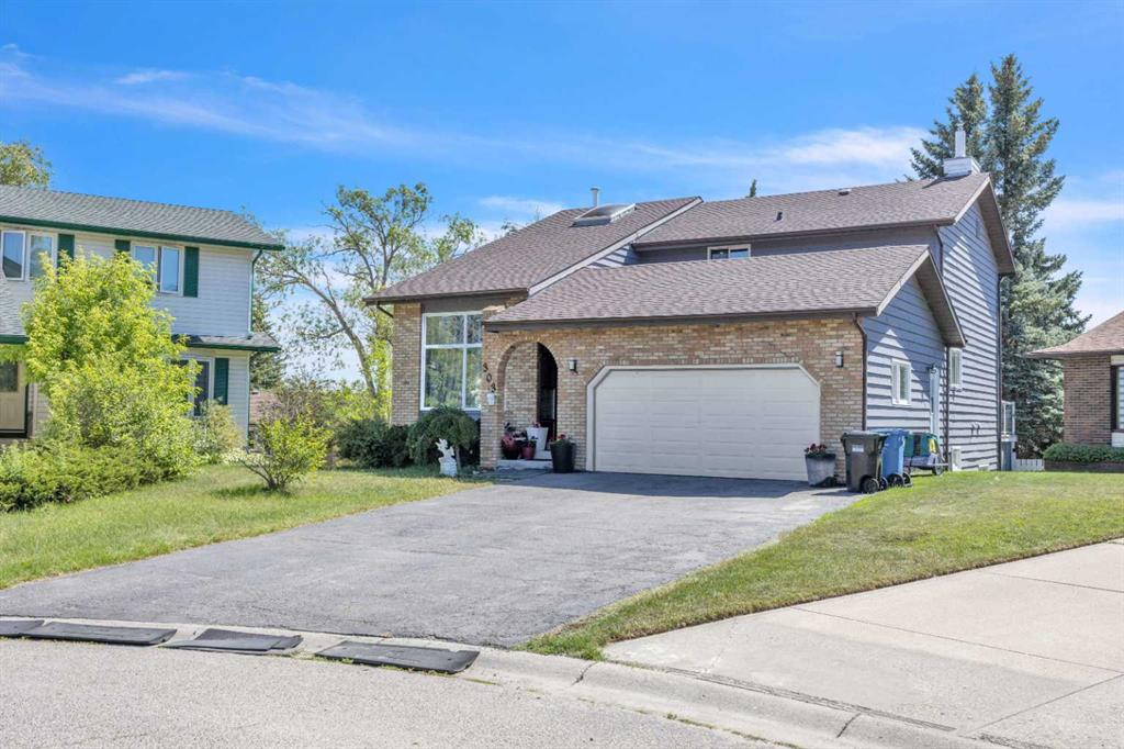 Picture of 303 Ranchridge Bay NW, Calgary Real Estate Listing