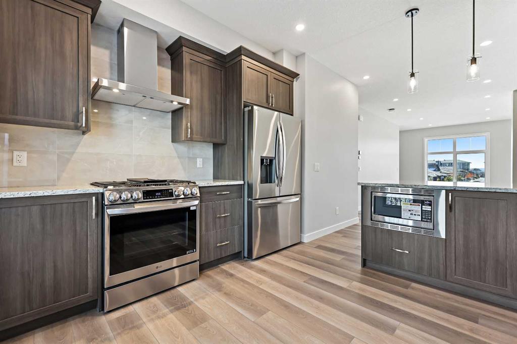 Picture of 611 Mahogany Road SE, Calgary Real Estate Listing