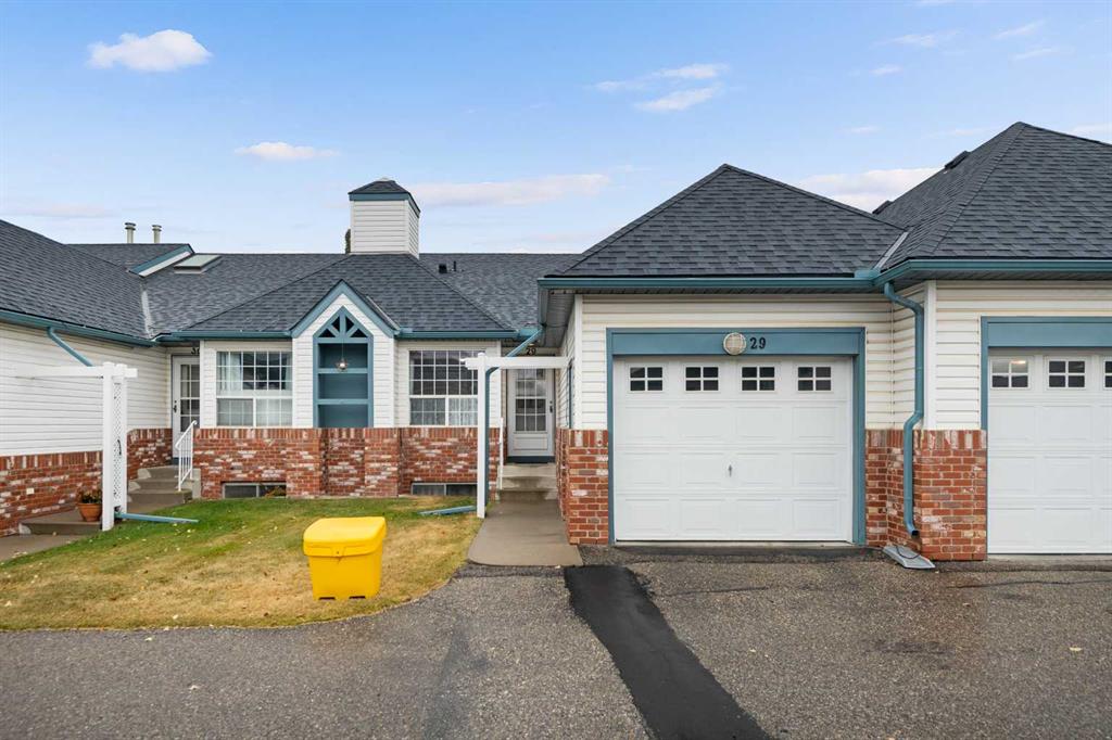 Picture of 29, 12 Woodside Rise NW, Airdrie Real Estate Listing
