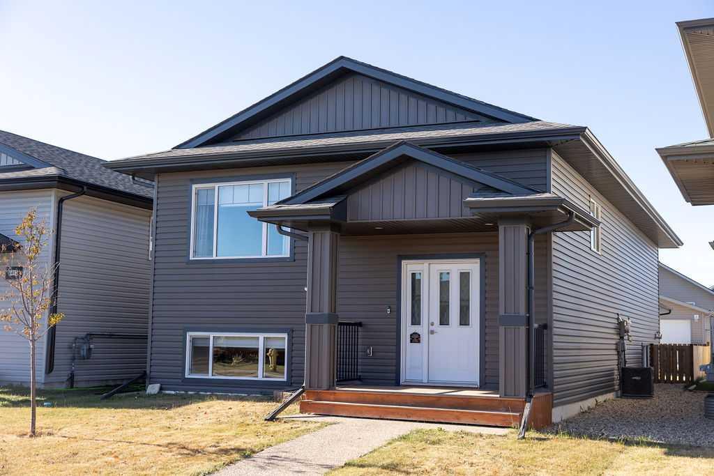 Picture of 4420 74 Street , Camrose Real Estate Listing