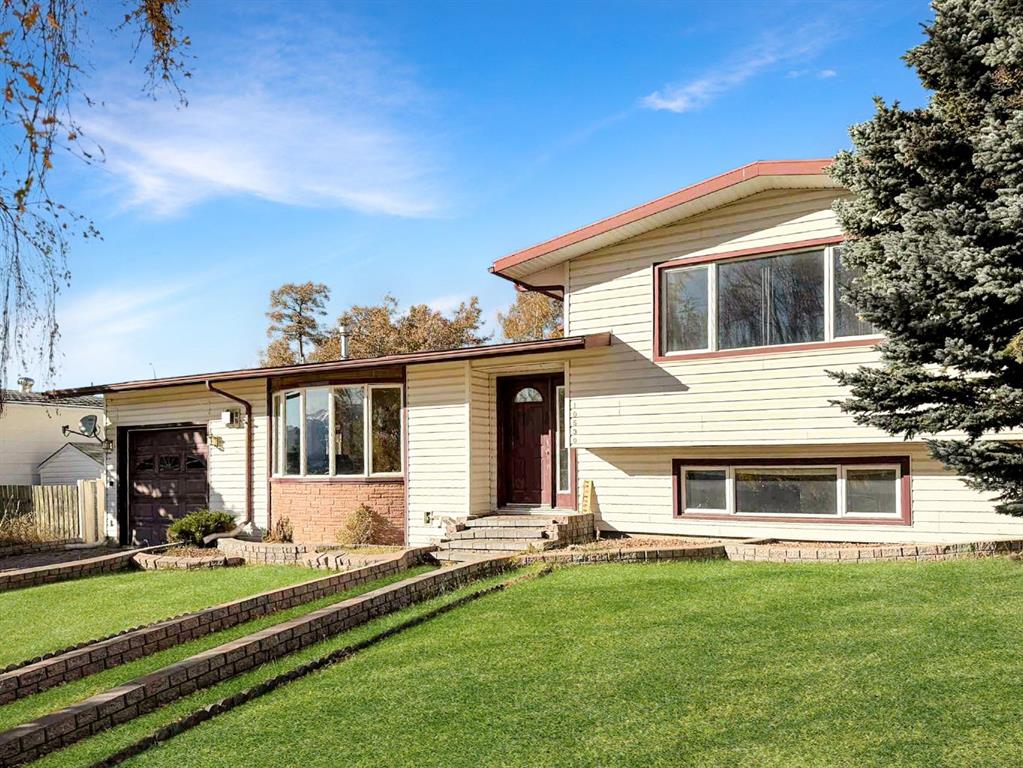 Picture of 10530 98th Avenue , Grande Cache Real Estate Listing