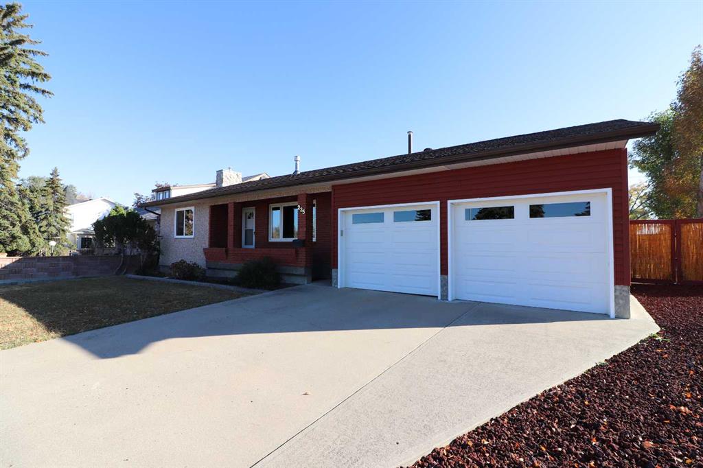 Picture of 235 5 Street SE, Redcliff Real Estate Listing