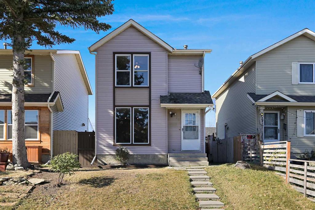 Picture of 128 Castlegreen Close NE, Calgary Real Estate Listing