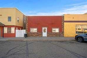 Picture of 5016 50th street Street , Daysland Real Estate Listing