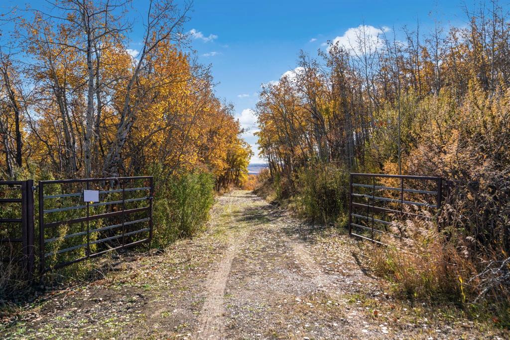 Picture of 306 Avenue W, Rural Foothills County Real Estate Listing