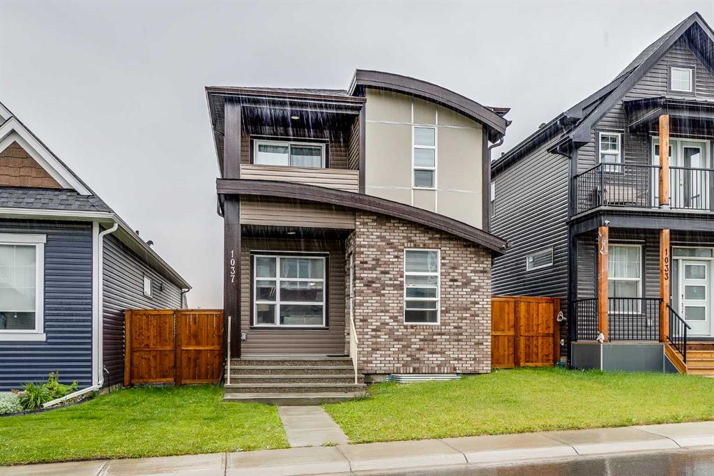 Picture of 1037 Chinook Gate Heath SW, Airdrie Real Estate Listing
