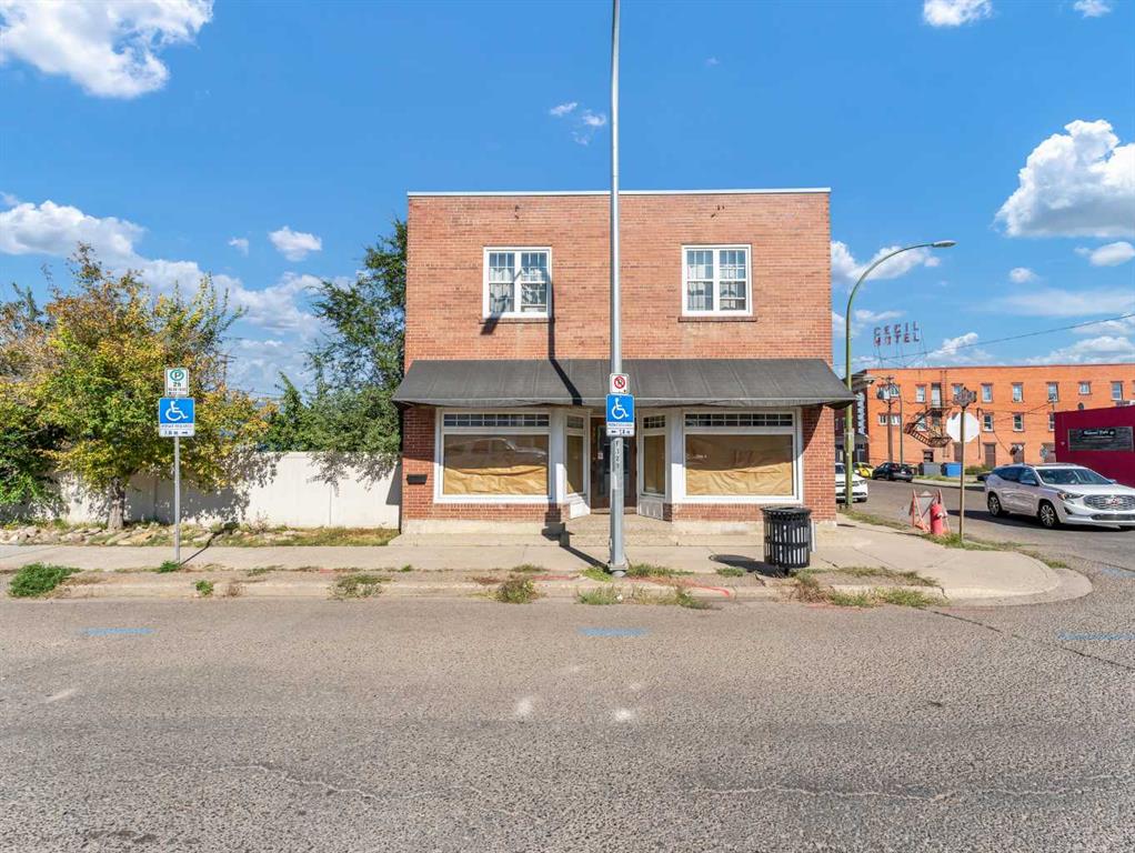 Picture of 339 North Railway Street SE, Medicine Hat Real Estate Listing