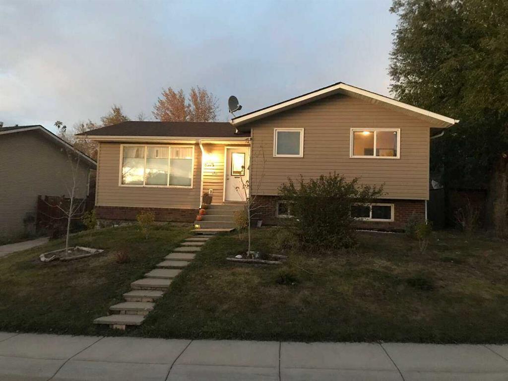 Picture of 5232 38 Street Crescent , Innisfail Real Estate Listing