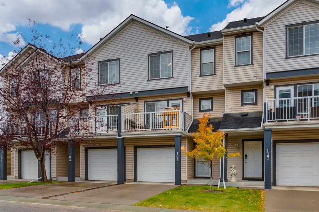 Picture of 105 Everhollow Heights SW, Calgary Real Estate Listing