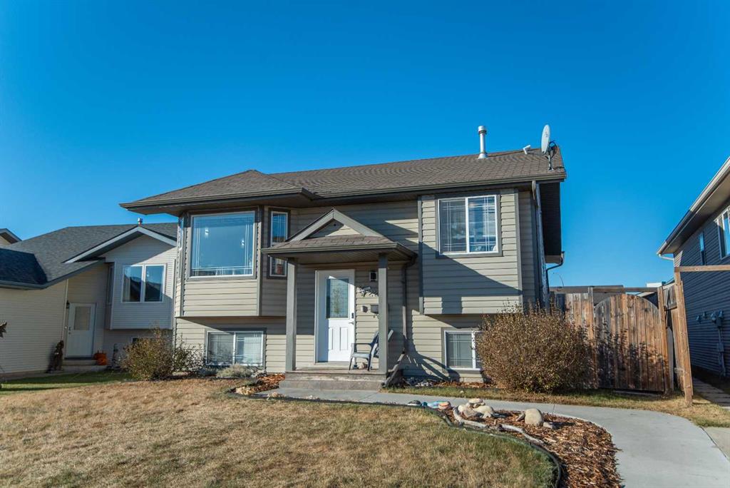 Picture of 22 Woodbine Avenue , Blackfalds Real Estate Listing