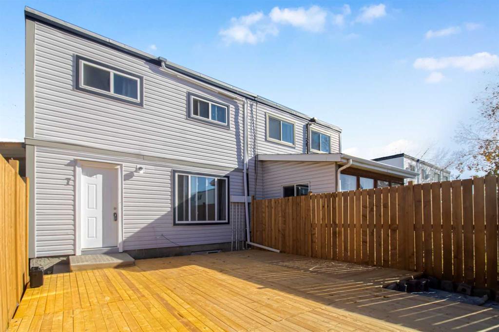 Picture of 7 Doverdale Mews SE, Calgary Real Estate Listing
