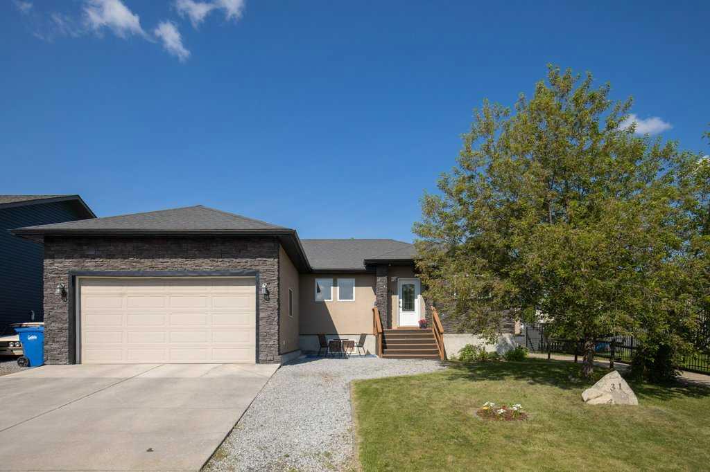 Picture of 431 Carriage Lane Crossing , Carstairs Real Estate Listing