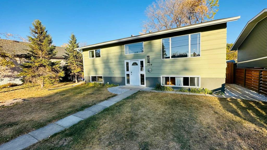 Picture of 104 22 Street NW  , Drumheller Real Estate Listing