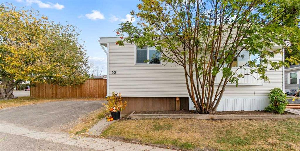 Picture of 5800 46 Street , Olds Real Estate Listing