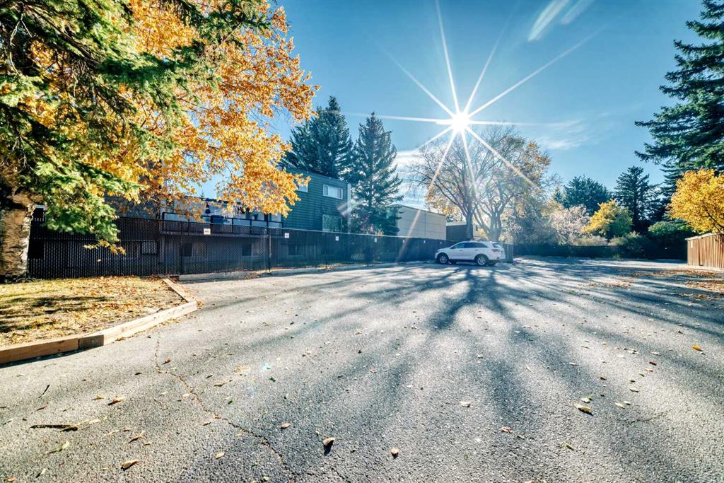 Picture of 210, 1001 68 Avenue SW, Calgary Real Estate Listing