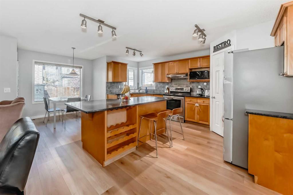 Picture of 307 Panatella Court NW, Calgary Real Estate Listing