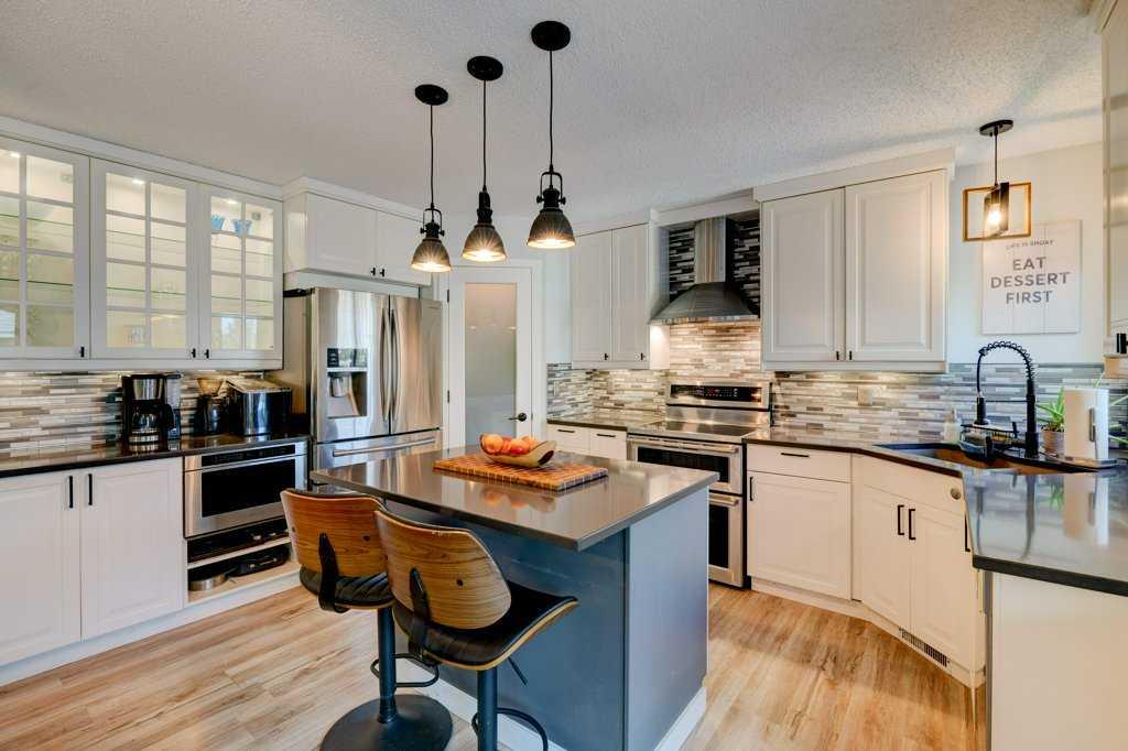 Picture of 15 Chaparral Crescent SE, Calgary Real Estate Listing